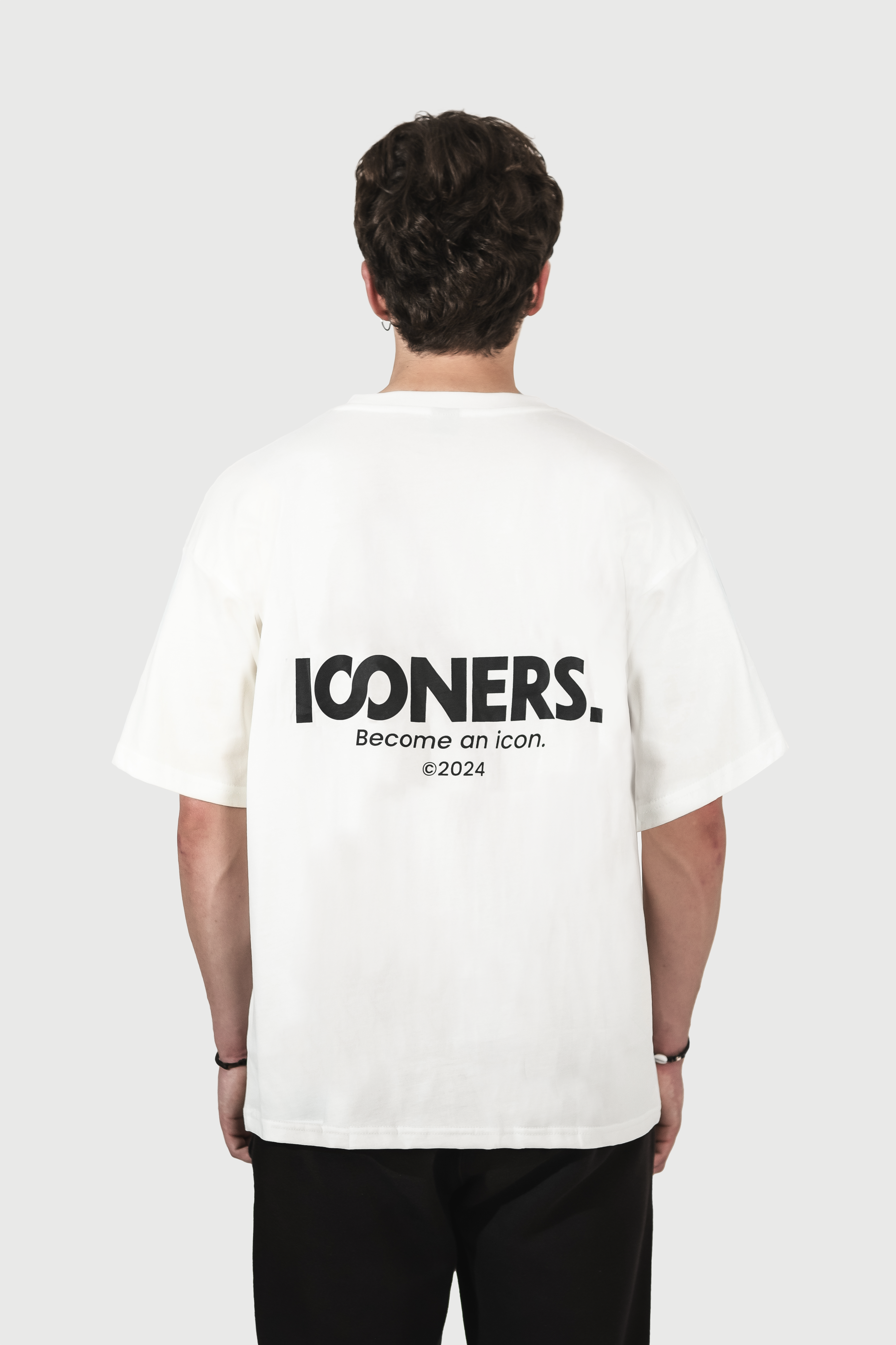 ICONERS White Essentials - Camiseta Blanca Versátil