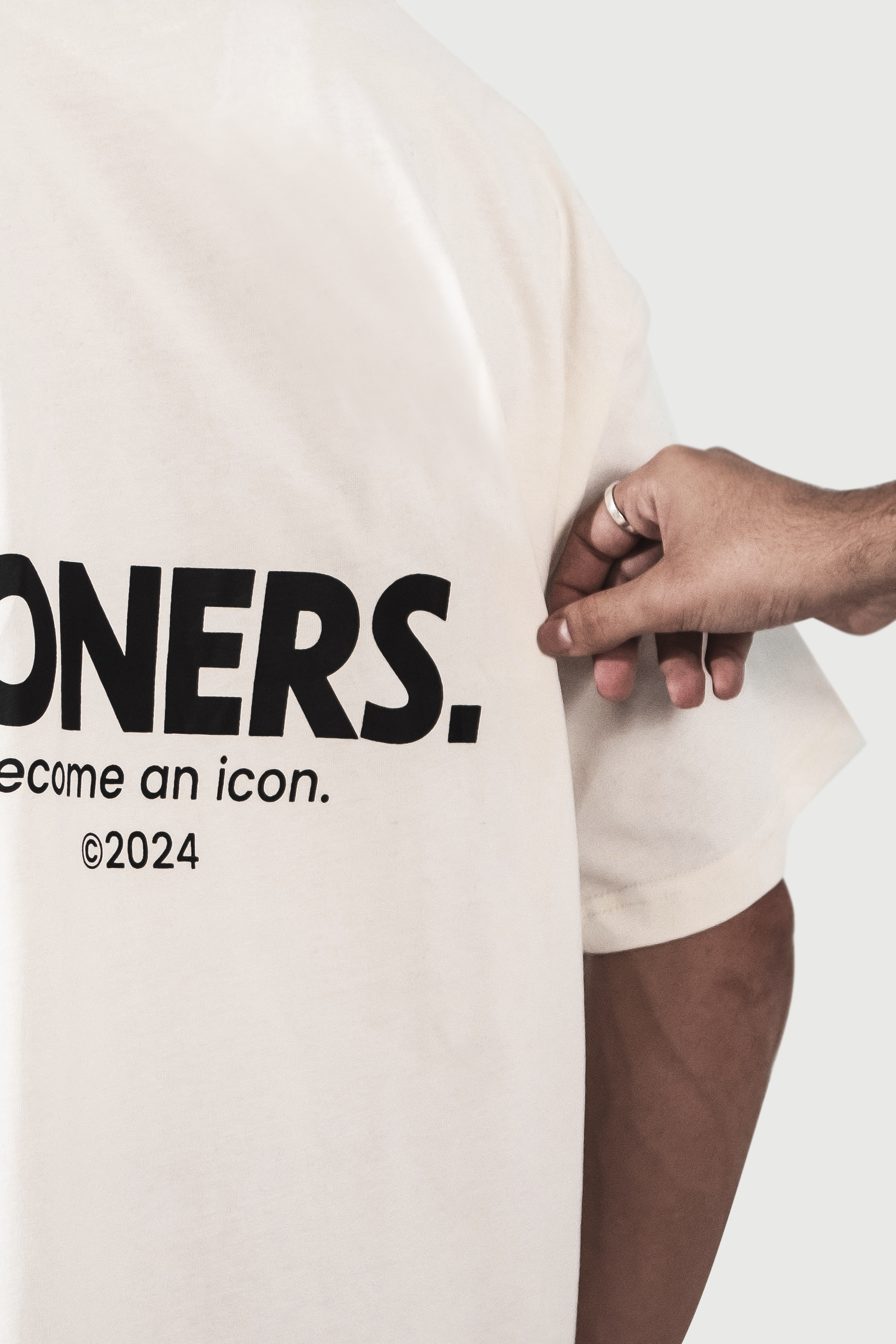 ICONERS White Essentials - Camiseta Blanca Versátil