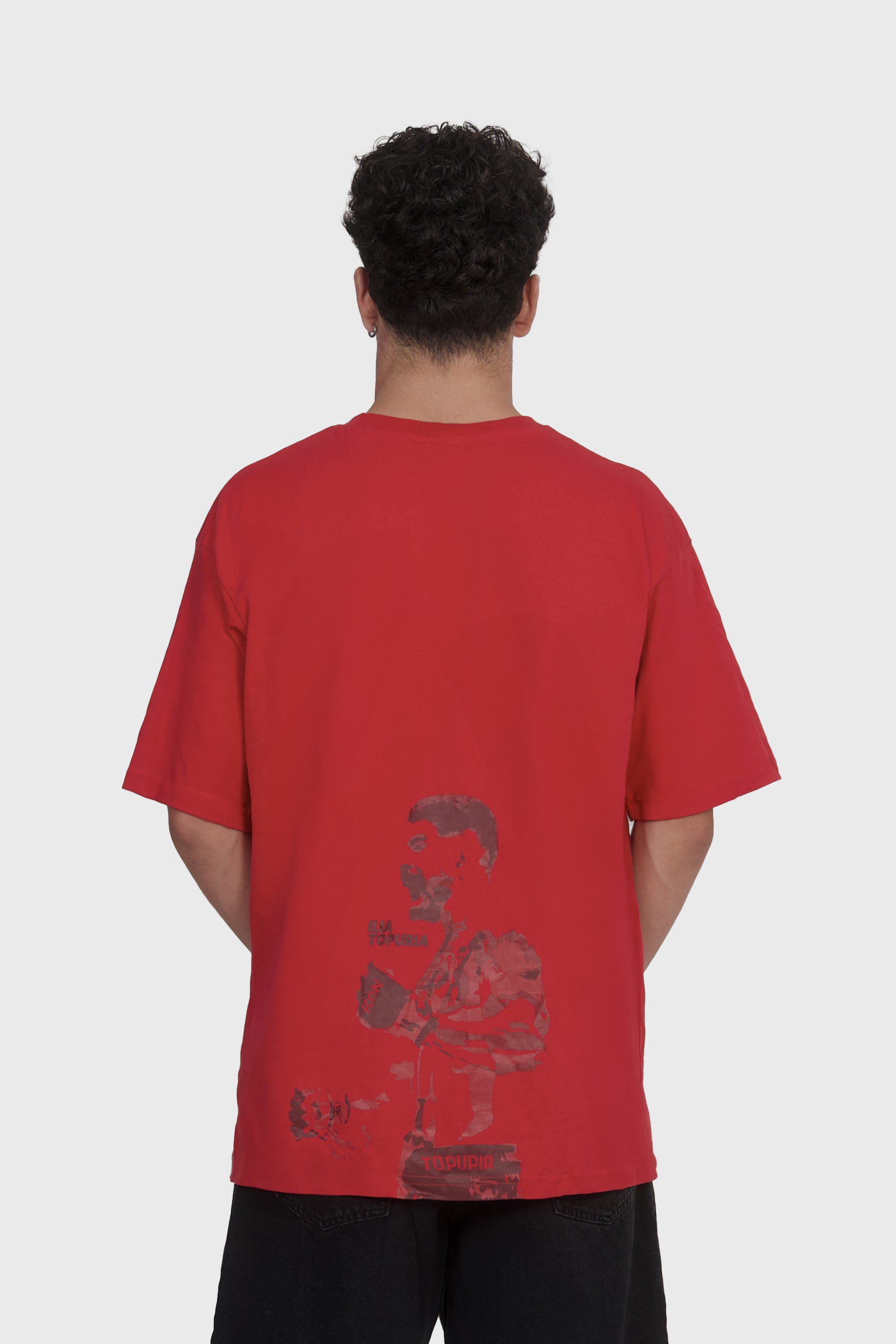 ICONERS Red Invicto Tee - Camiseta Roja con Personalidad