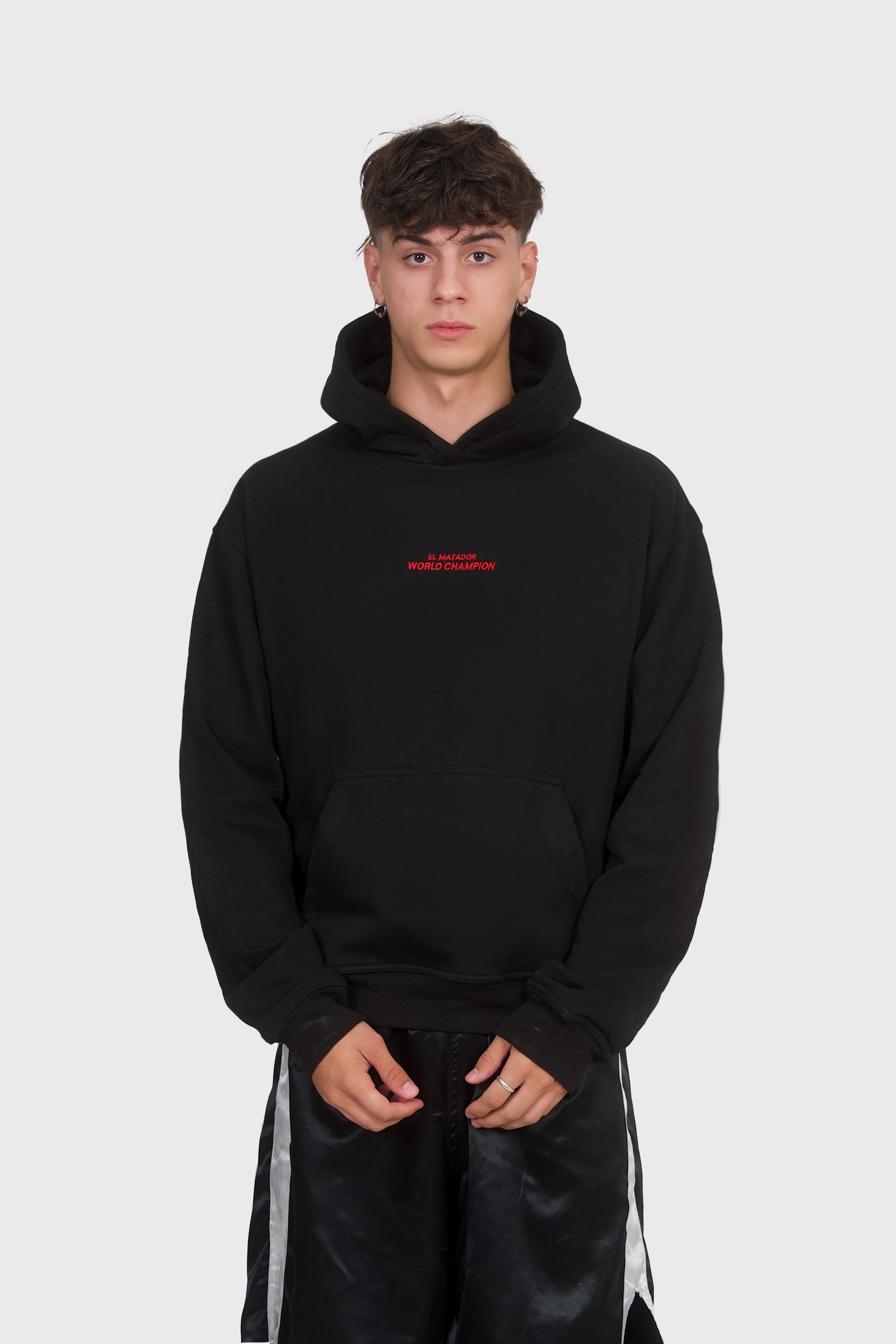 ICONERS Black Invicto Hoodie - Sudadera Premium